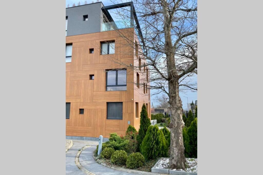 Cozy Red Bulldog Place In Apart-Complex/Pool Varna Luaran gambar