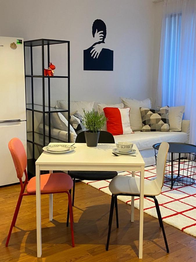 Cozy Red Bulldog Place In Apart-Complex/Pool Varna Luaran gambar