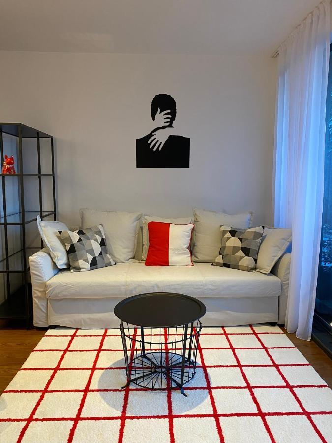 Cozy Red Bulldog Place In Apart-Complex/Pool Varna Luaran gambar