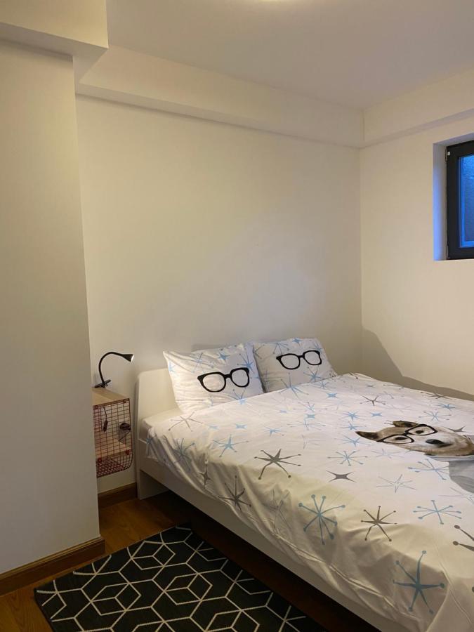 Cozy Red Bulldog Place In Apart-Complex/Pool Varna Luaran gambar