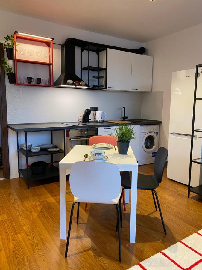 Cozy Red Bulldog Place In Apart-Complex/Pool Varna Luaran gambar