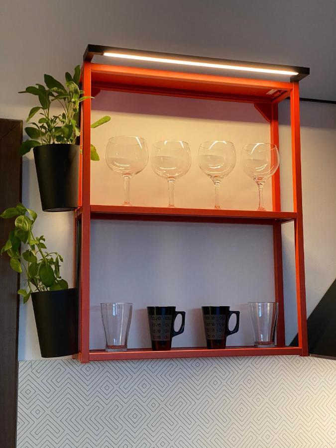Cozy Red Bulldog Place In Apart-Complex/Pool Varna Luaran gambar